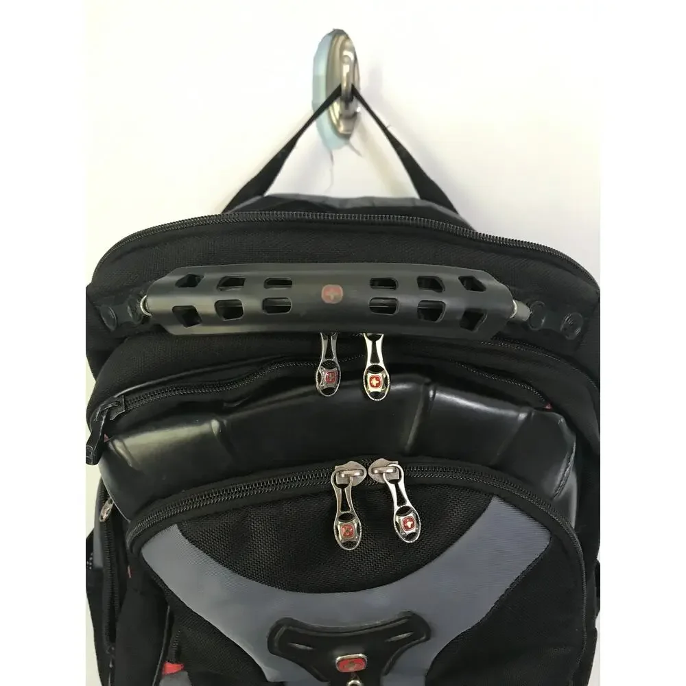 Swiss Gear Wenger Pegasus 17 Inch Laptop Backpack Black Grey TSA model 27306060